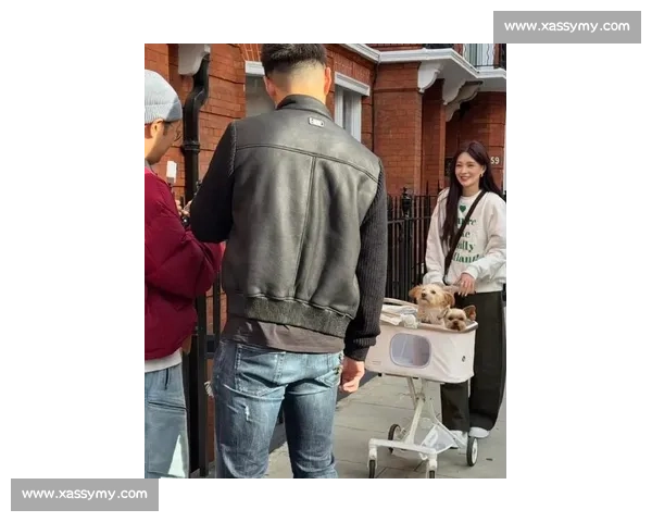 杜海涛沈梦辰伦敦返京,机场比心互动甜度超标 杜海涛沈梦辰伦敦返京,机场比心互动甜度超标