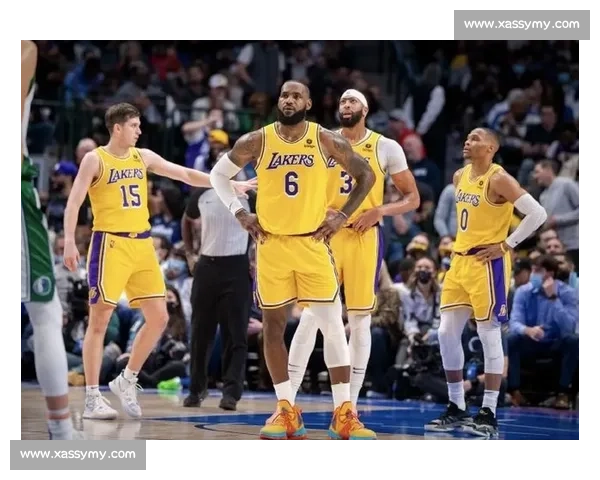 湖人对决热火之夜观众视角下的激情与悬念全记录赛场内外情绪共振瞬间